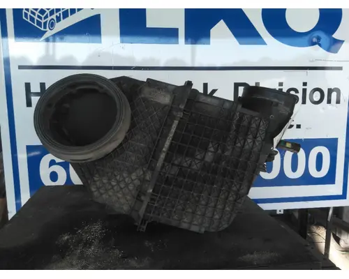 FREIGHTLINER CASCADIA 125 AIR CLEANER
