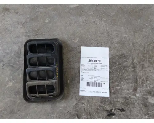 FREIGHTLINER CASCADIA 125 AIR INTAKE LOUVERCOVER