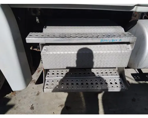 FREIGHTLINER CASCADIA 125 BATTERY BOX COVER