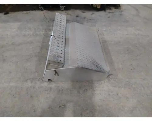 FREIGHTLINER CASCADIA 125 BATTERY BOX COVER