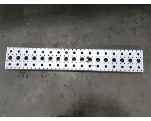 FREIGHTLINER CASCADIA 125 BATTERY BOX STEP