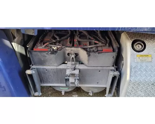 FREIGHTLINER CASCADIA 125 BATTERY BOX