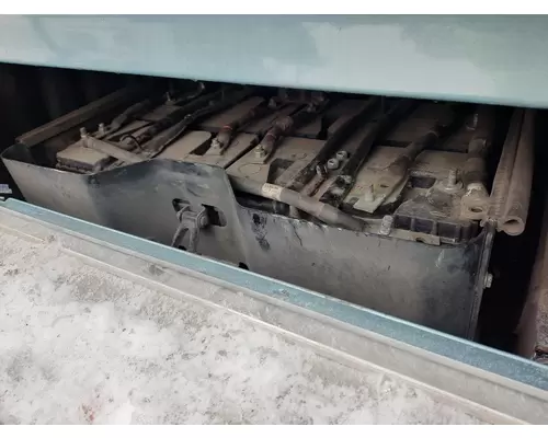 FREIGHTLINER CASCADIA 125 BATTERY BOX