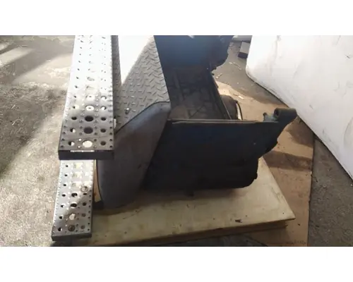 FREIGHTLINER CASCADIA 125 BATTERY BOX