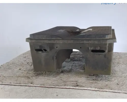 FREIGHTLINER CASCADIA 125 BATTERY BOX