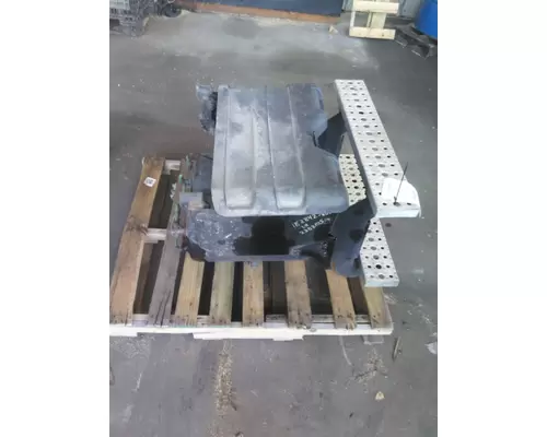 FREIGHTLINER CASCADIA 125 BATTERY BOX