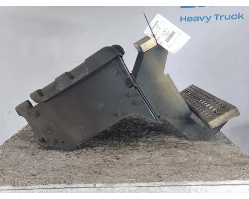 FREIGHTLINER CASCADIA 125 BATTERY BOX
