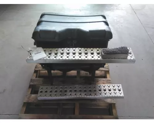 FREIGHTLINER CASCADIA 125 BATTERY BOX