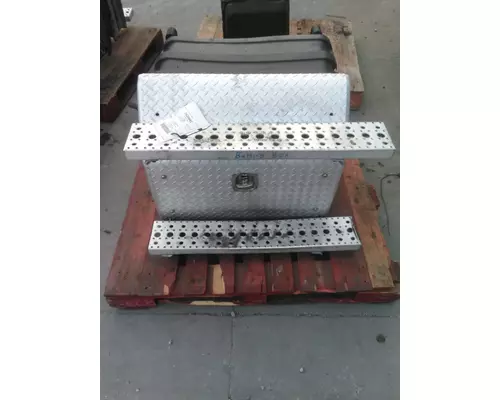 FREIGHTLINER CASCADIA 125 BATTERY BOX