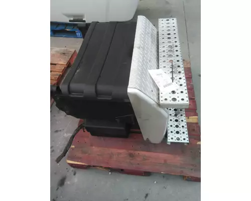 FREIGHTLINER CASCADIA 125 BATTERY BOX