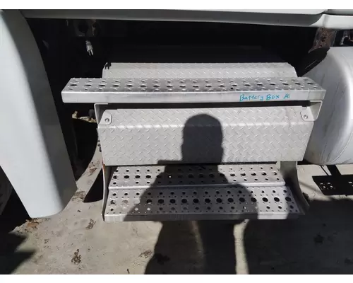 FREIGHTLINER CASCADIA 125 BATTERY BOX