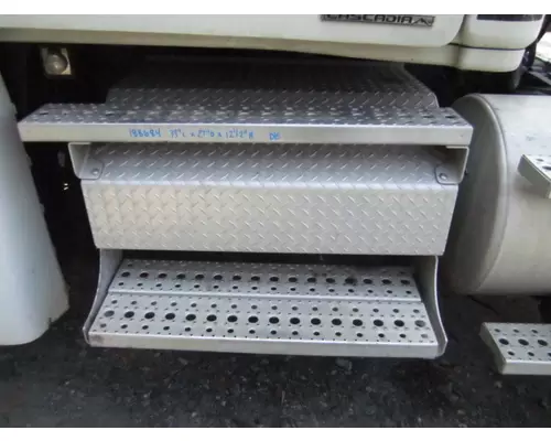 FREIGHTLINER CASCADIA 125 BATTERY BOX