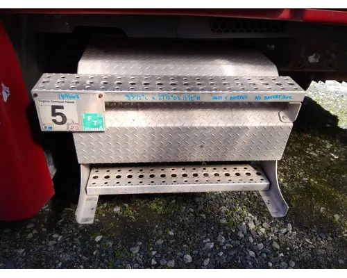 FREIGHTLINER CASCADIA 125 BATTERY BOX
