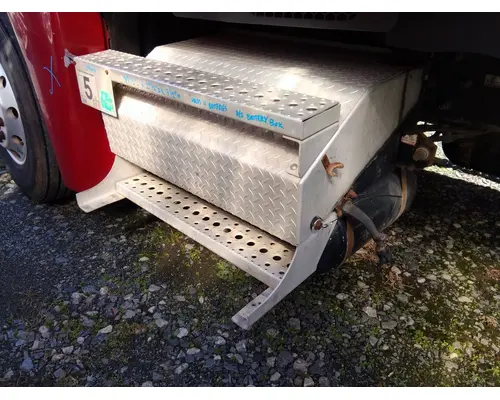 FREIGHTLINER CASCADIA 125 BATTERY BOX