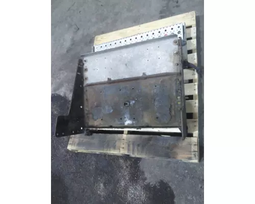 FREIGHTLINER CASCADIA 125 BATTERY BOX