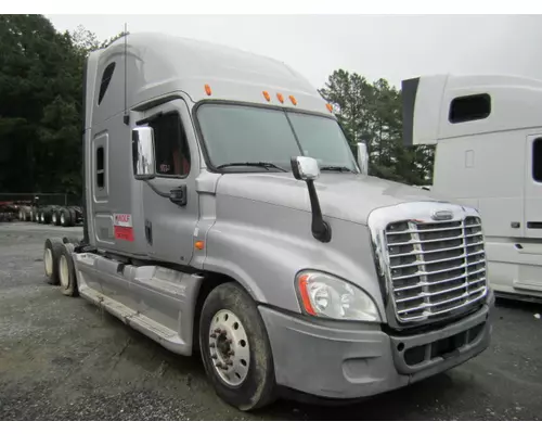 FREIGHTLINER CASCADIA 125 BUMPER ASSEMBLY, FRONT
