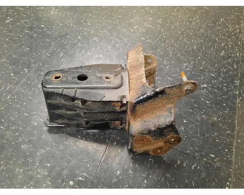 FREIGHTLINER CASCADIA 125 BUMPER BRACKET