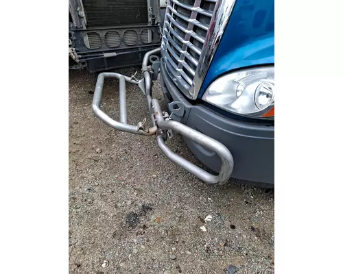 FREIGHTLINER CASCADIA 125 BUMPER BRUSH GUARD