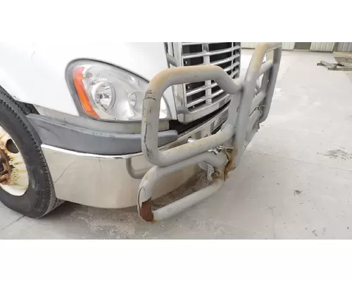 FREIGHTLINER CASCADIA 125 BUMPER BRUSH GUARD