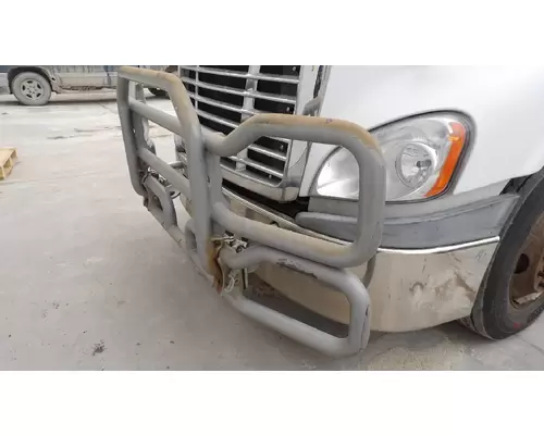 FREIGHTLINER CASCADIA 125 BUMPER BRUSH GUARD