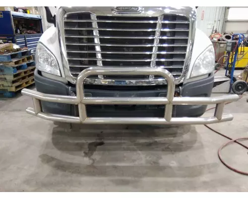 FREIGHTLINER CASCADIA 125 BUMPER BRUSH GUARD