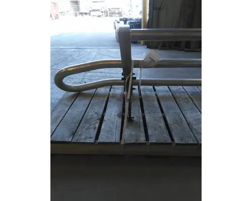 FREIGHTLINER CASCADIA 125 BUMPER BRUSH GUARD