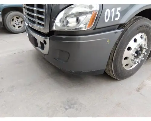 FREIGHTLINER CASCADIA 125 BUMPER END