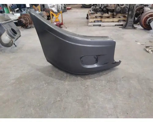 FREIGHTLINER CASCADIA 125 BUMPER END