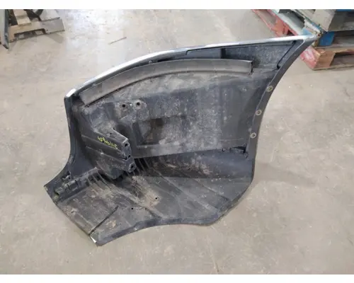 FREIGHTLINER CASCADIA 125 BUMPER END