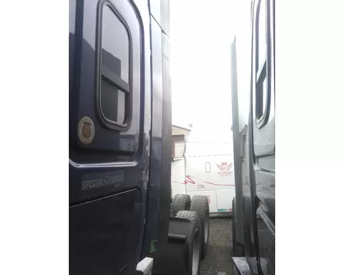 FREIGHTLINER CASCADIA 125 CAB EXTENSION
