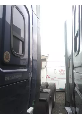 FREIGHTLINER CASCADIA 125 CAB EXTENSION