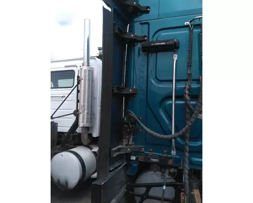 FREIGHTLINER CASCADIA 125 CAB EXTENSION