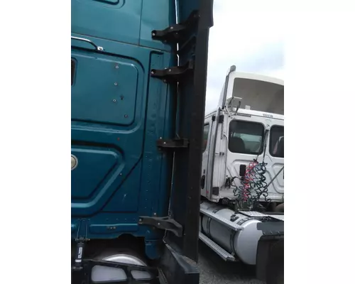FREIGHTLINER CASCADIA 125 CAB EXTENSION