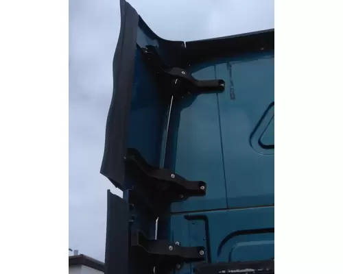 FREIGHTLINER CASCADIA 125 CAB EXTENSION