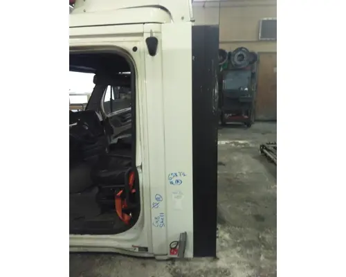 FREIGHTLINER CASCADIA 125 CAB EXTENSION