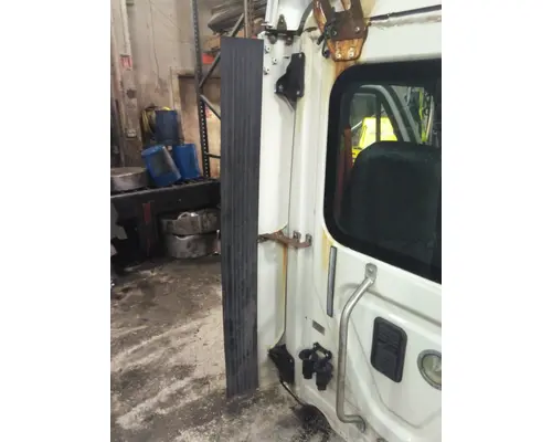 FREIGHTLINER CASCADIA 125 CAB EXTENSION