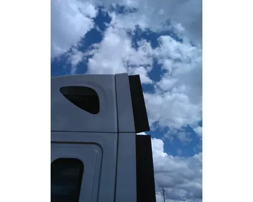 FREIGHTLINER CASCADIA 125 CAB EXTENSION