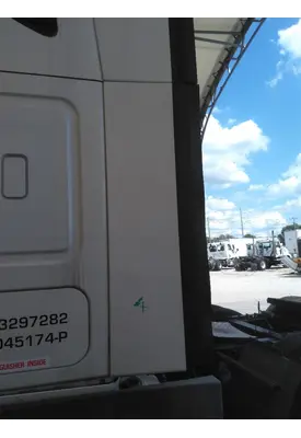 FREIGHTLINER CASCADIA 125 CAB EXTENSION