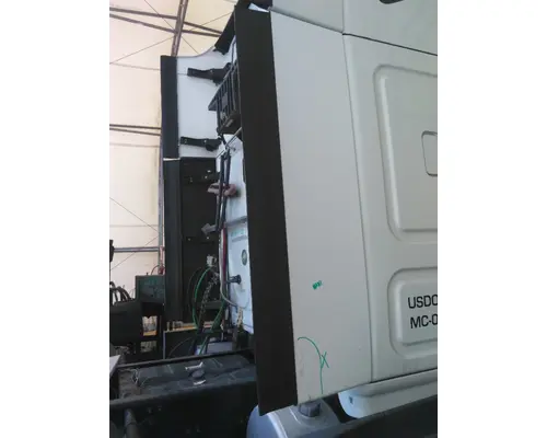 FREIGHTLINER CASCADIA 125 CAB EXTENSION