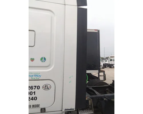 FREIGHTLINER CASCADIA 125 CAB EXTENSION