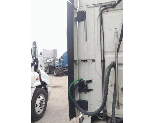 FREIGHTLINER CASCADIA 125 CAB EXTENSION