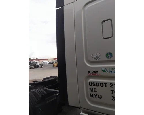 FREIGHTLINER CASCADIA 125 CAB EXTENSION