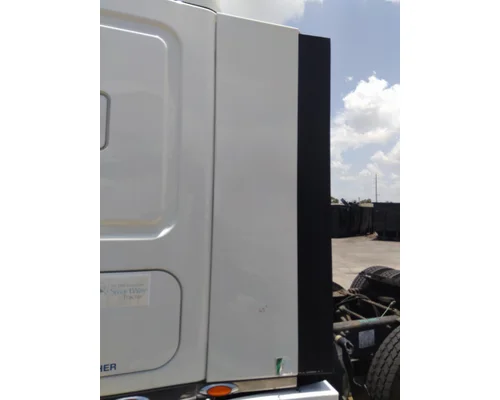 FREIGHTLINER CASCADIA 125 CAB EXTENSION