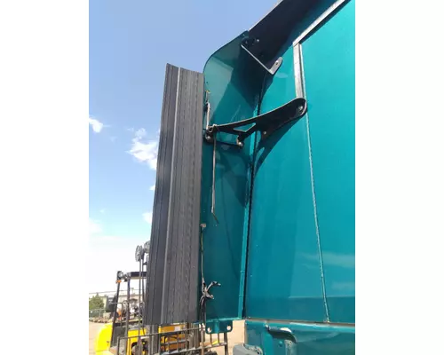 FREIGHTLINER CASCADIA 125 CAB EXTENSION