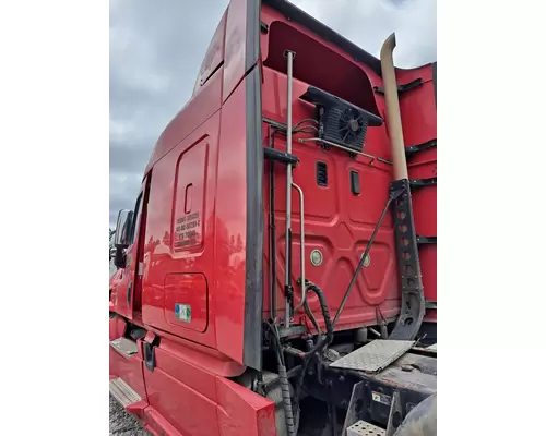 FREIGHTLINER CASCADIA 125 CAB EXTENSION