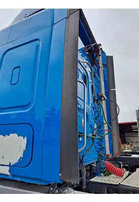 FREIGHTLINER CASCADIA 125 CAB EXTENSION