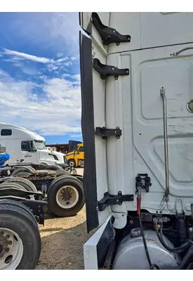 FREIGHTLINER CASCADIA 125 CAB EXTENSION