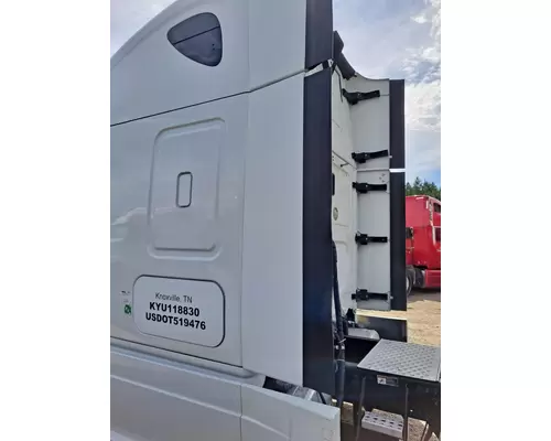 FREIGHTLINER CASCADIA 125 CAB EXTENSION