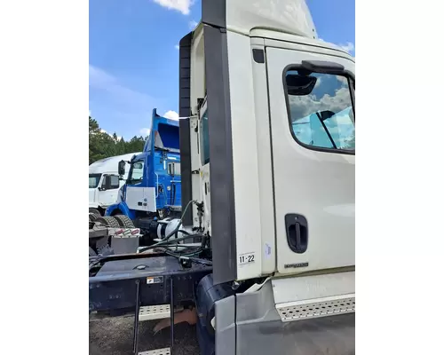 FREIGHTLINER CASCADIA 125 CAB EXTENSION