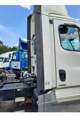 FREIGHTLINER CASCADIA 125 CAB EXTENSION